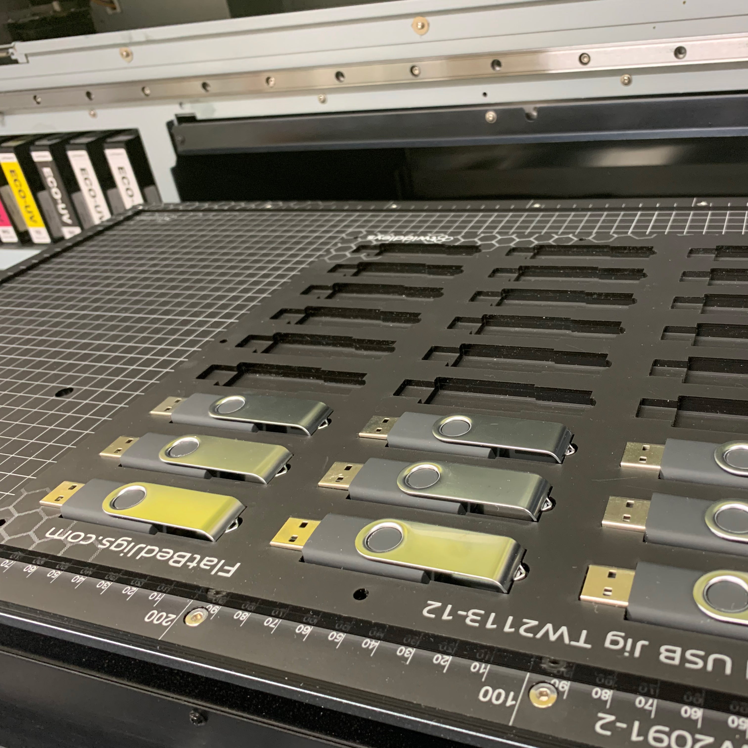 USB Swivel Memory Stick Jig for Mutoh XPJ-461UF Flatbed Printer (xx Spaces)